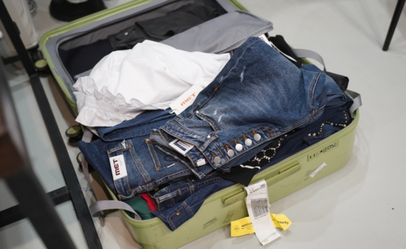 Новые джинсы не подошли по длине – не беда: укоротила за 2 минуты без иголки и ножниц