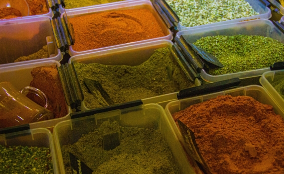 Один порошок – пять спасений для кухня, волос, посуды, сада и здоровья: как работает горчица