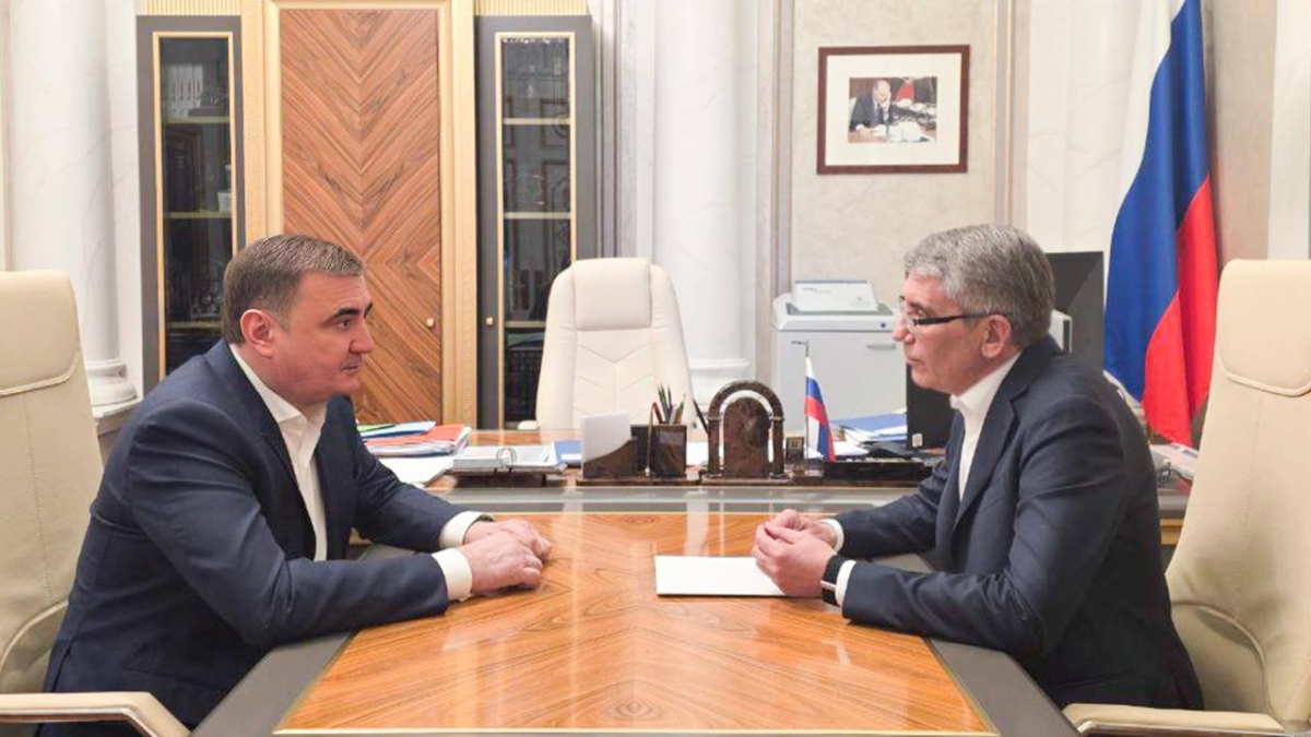 Встреча в Москве: Миляев рассказал Дюмину об итогах года и планах на 2026-й из личного архива Д.Миляева