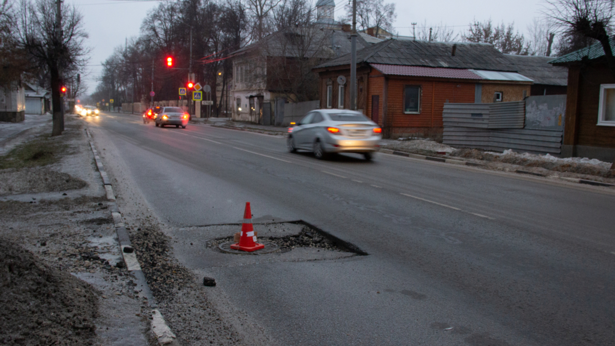 Сидеть до мая в ямах - история плохая: Миляев поручил чиновникам резко ускориться с ремонтом дорог после зимы ИА SM.News