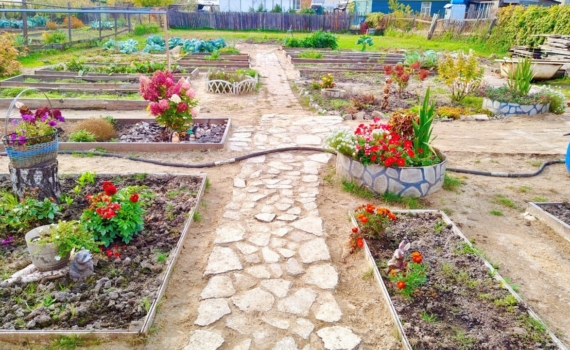 Сад как с обложки без лишних трат: простые решения, которые легко повторить самому Сад как с обложки без лишних трат: простые решения, которые легко повторить самому