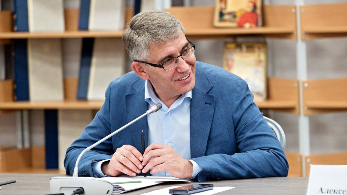 Миляев наградил тульские семьи, ставшие примером крепких отношений пресс-служба губернатора Тульской области